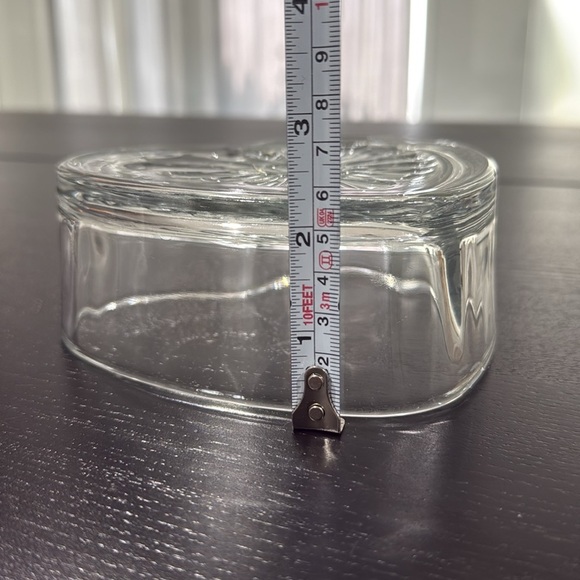 Heart-Shaped Glass Dish - Picture 5 of 7